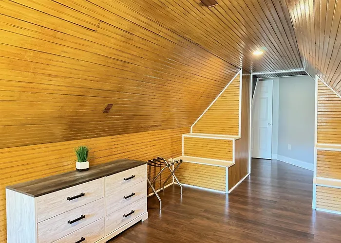 Urban Oasis 4br Industrial