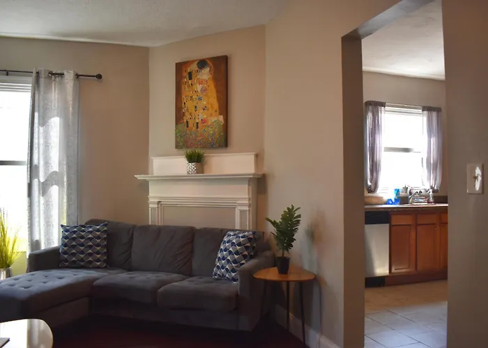 Urban Oasis 4br Industrial Apartment