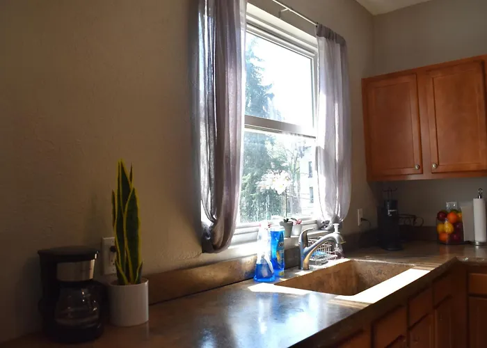 Urban Oasis 4br Industrial Apartment *